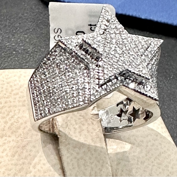 10kt gold and diamond ring